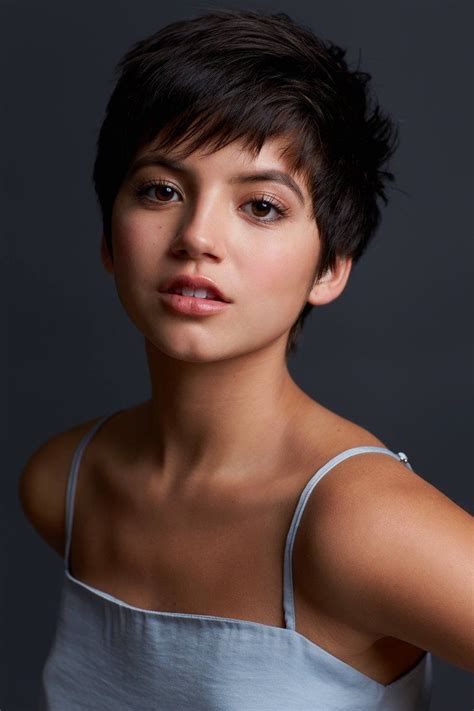 591 photos et images de Latina Woman Short Hair